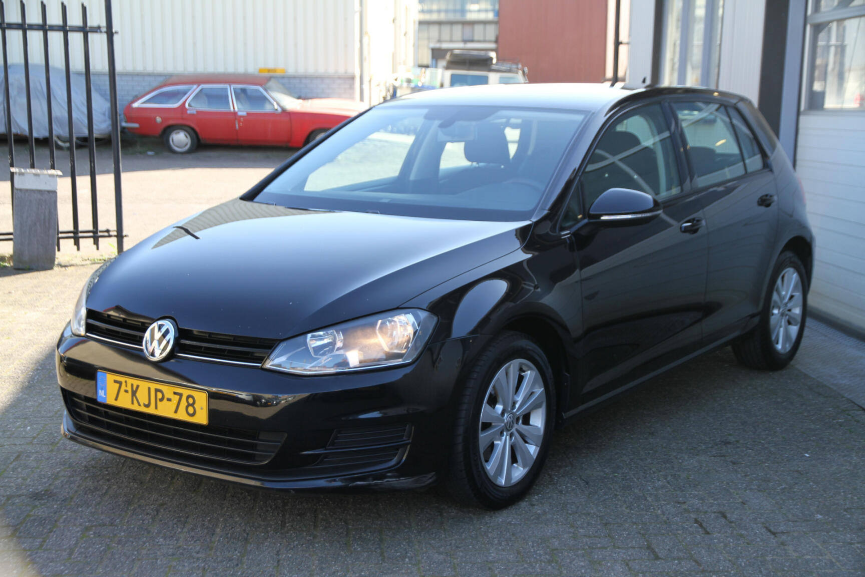 Volkswagen-Golf-15