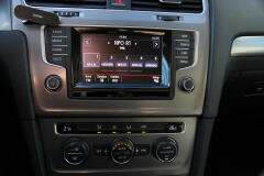 Volkswagen-Golf-28