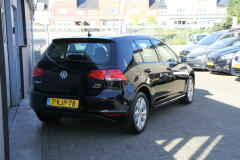 Volkswagen-Golf-13