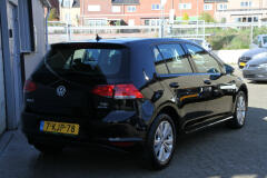 Volkswagen-Golf-11