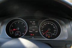 Volkswagen-Golf-30