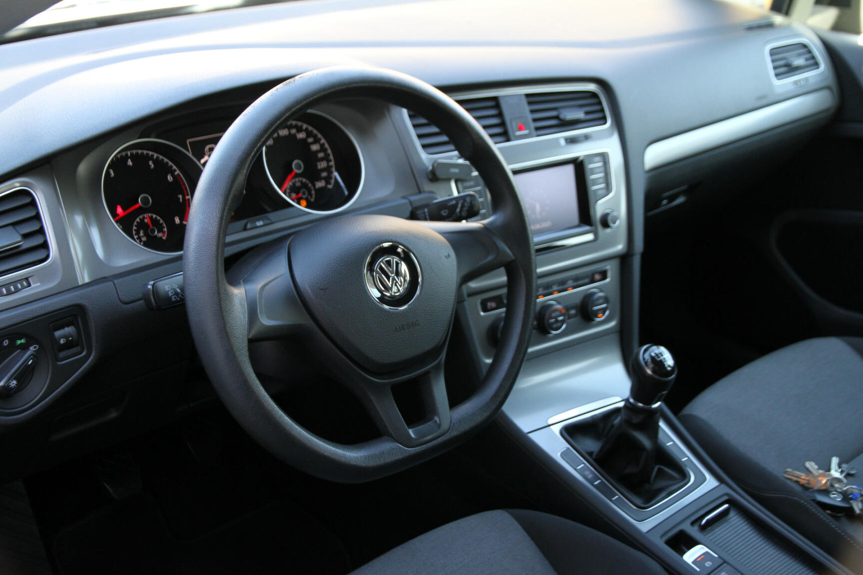 Volkswagen-Golf-20