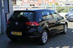 Volkswagen-Golf-10
