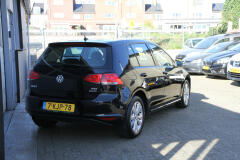 Volkswagen-Golf-23
