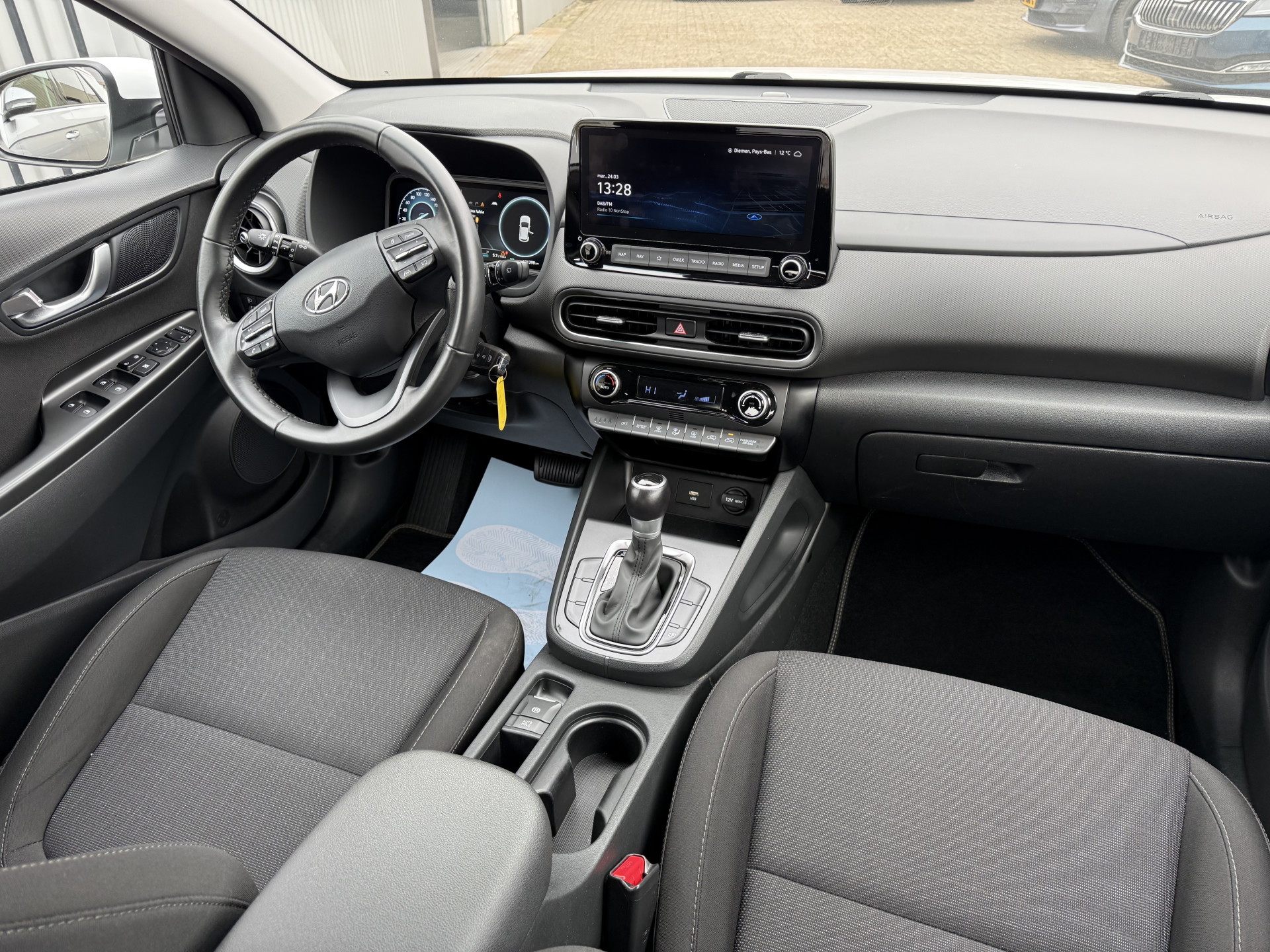 Hyundai Kona 1.6 GDI HEV Comfort 2022  10
