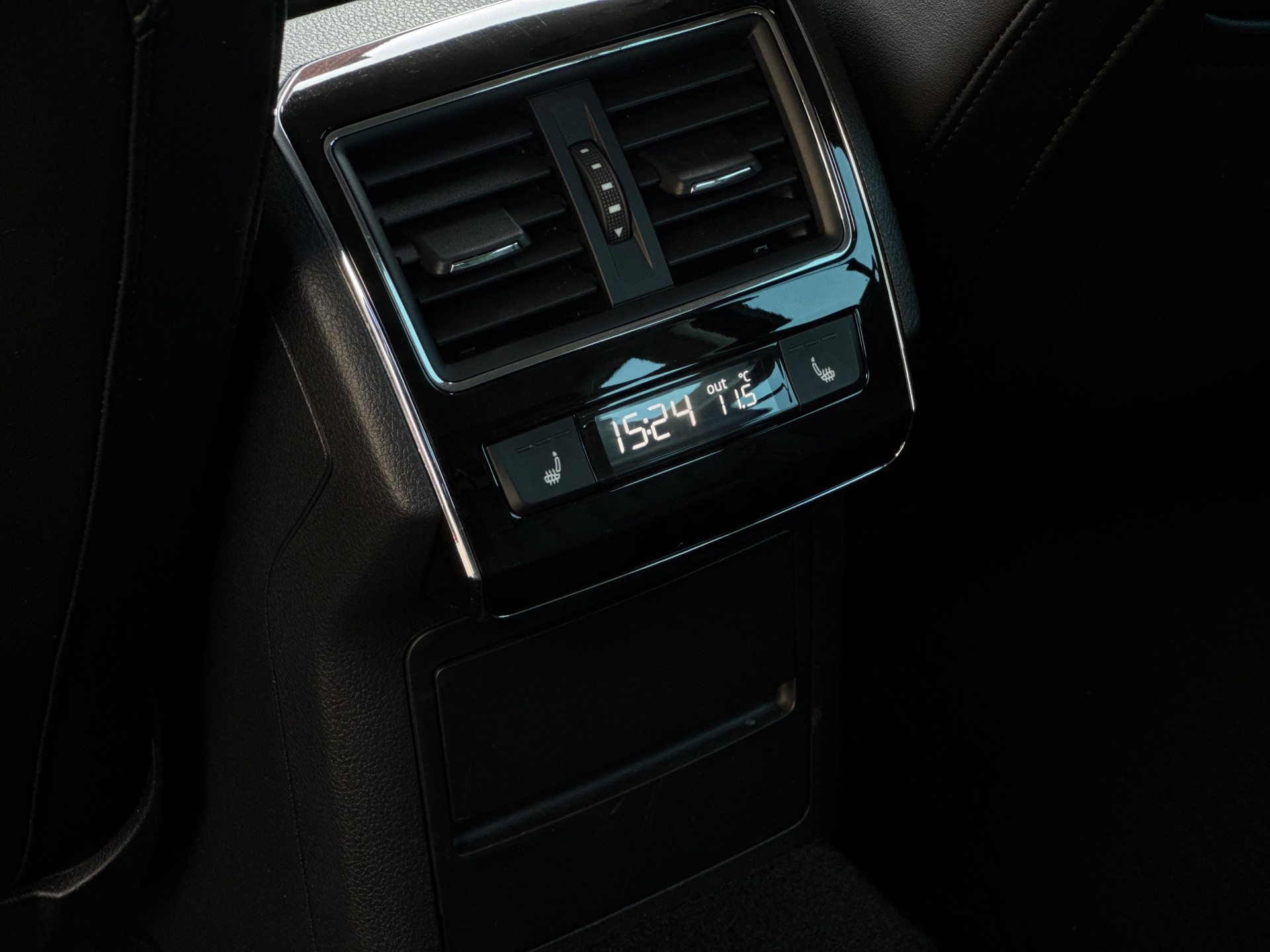 Škoda Superb Combi 1.5 TSI ACT Sportline Business 2024  27
