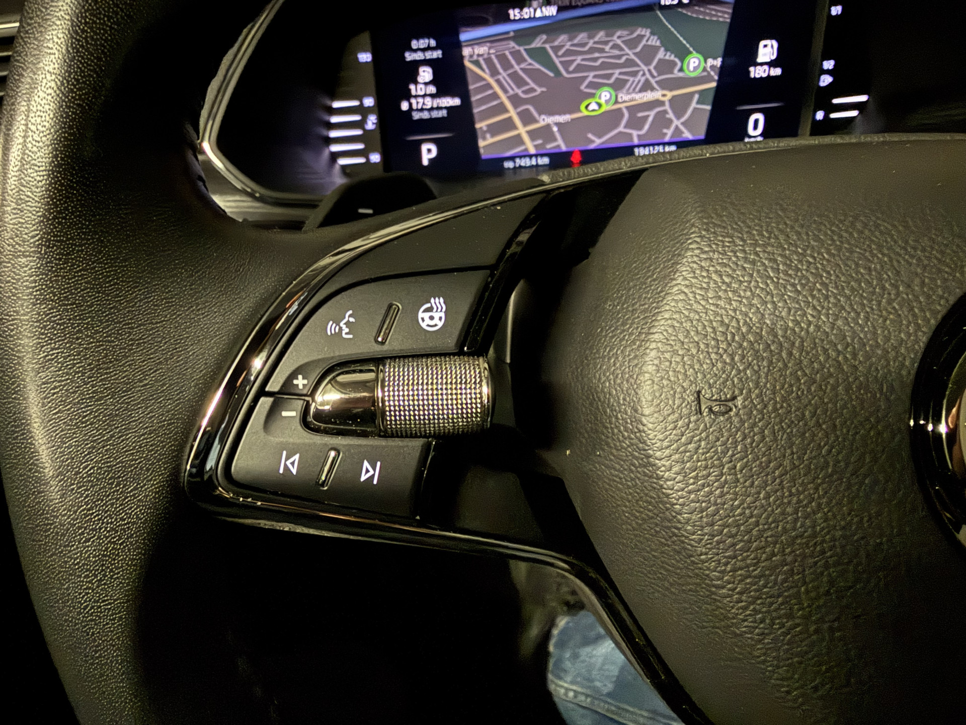 Škoda Superb Combi 1.5 TSI ACT Sportline Business 2024  8
