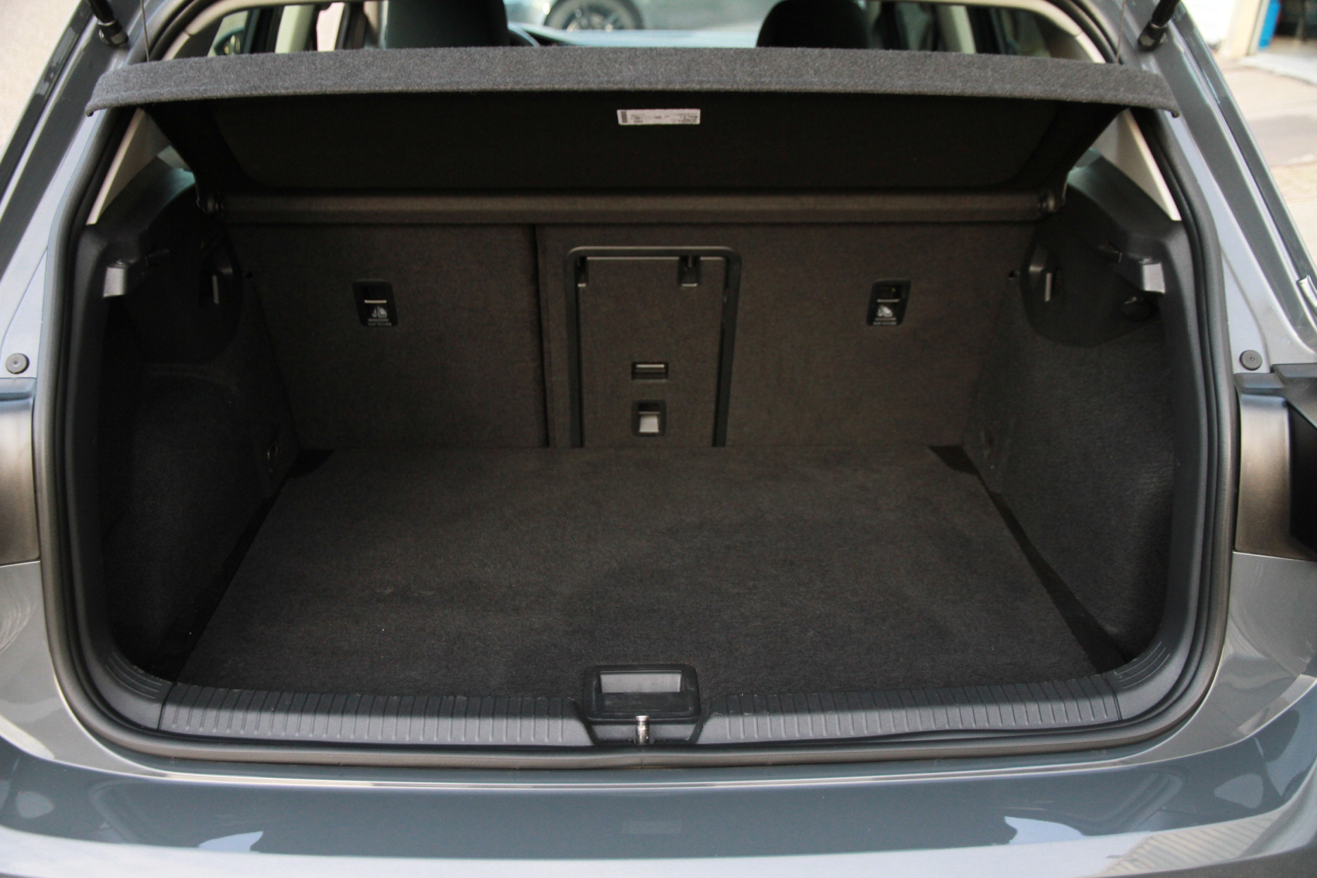 Volkswagen Golf 1.0 eTSI Life Business 2023  8