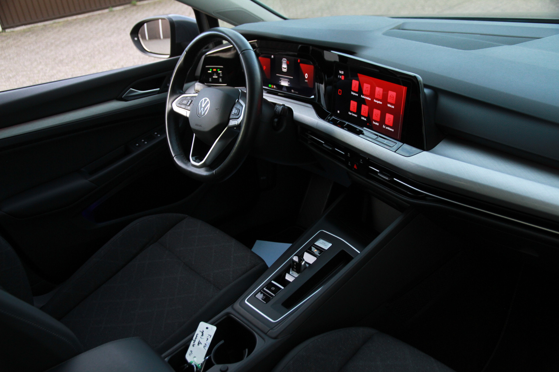 Volkswagen Golf 1.0 eTSI Life Business 2023  9