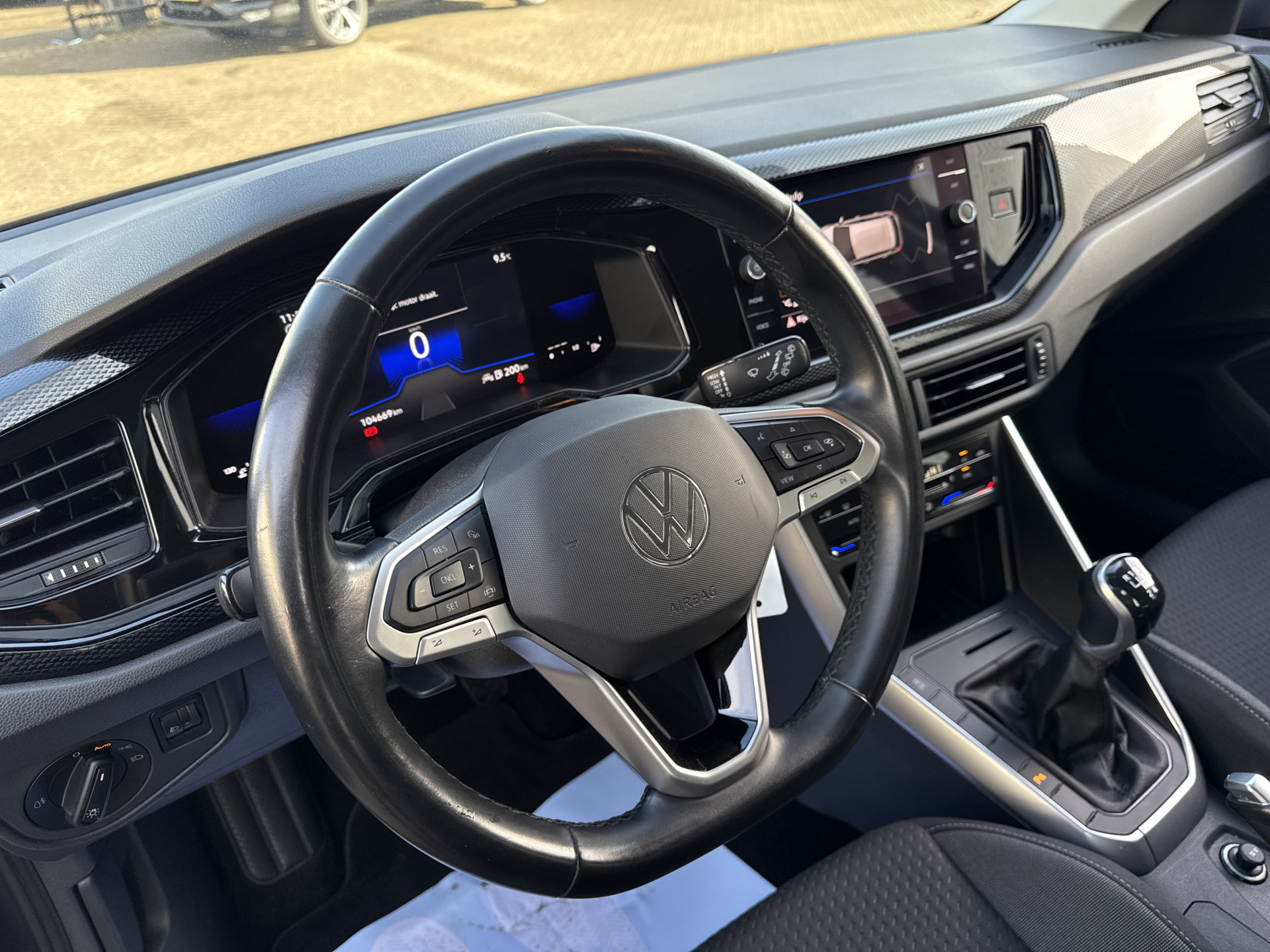 Volkswagen Polo 1.0 TSI Life Business 2021  26