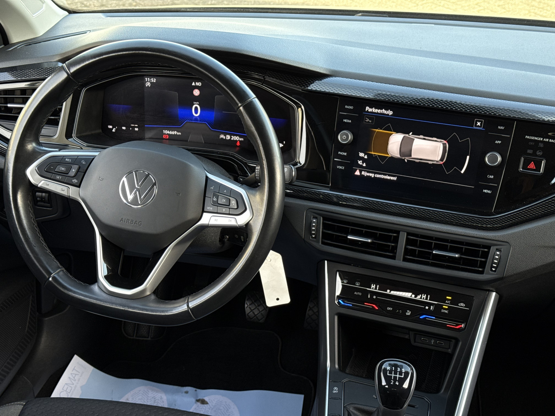 Volkswagen Polo 1.0 TSI Life Business 2021  29