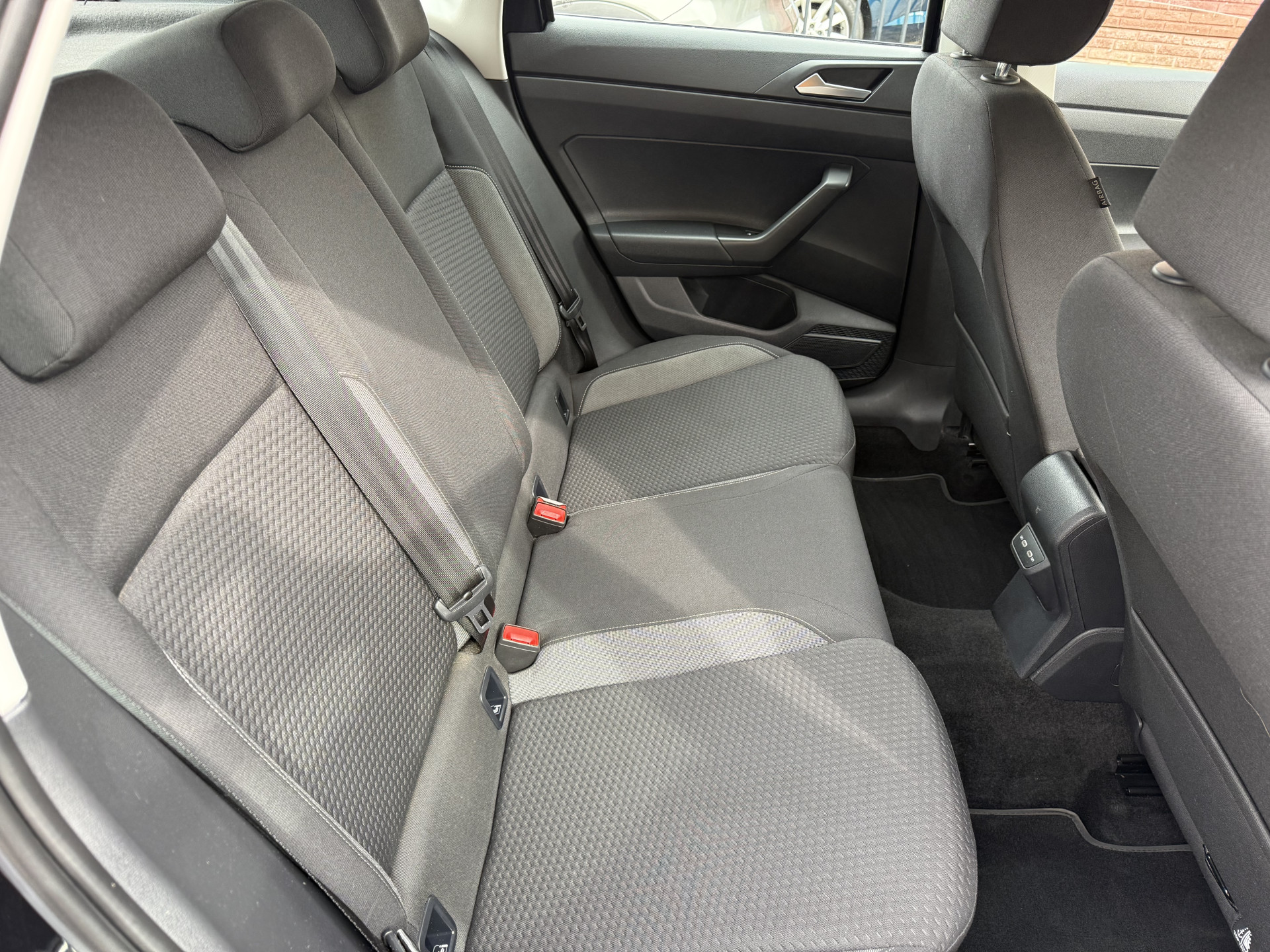 Volkswagen Polo 1.0 TSI Life Business 2022  39