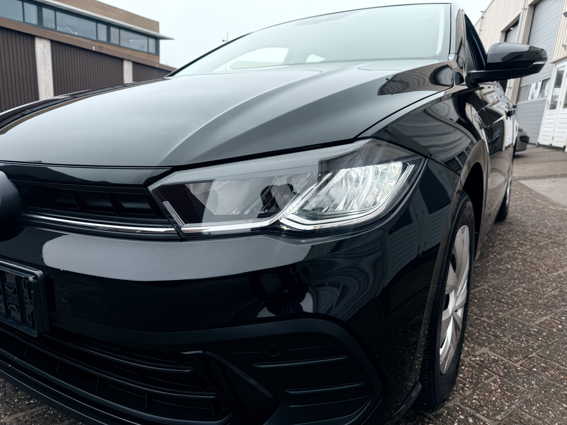 Volkswagen Polo 1.0 TSI Life Business 2022  8