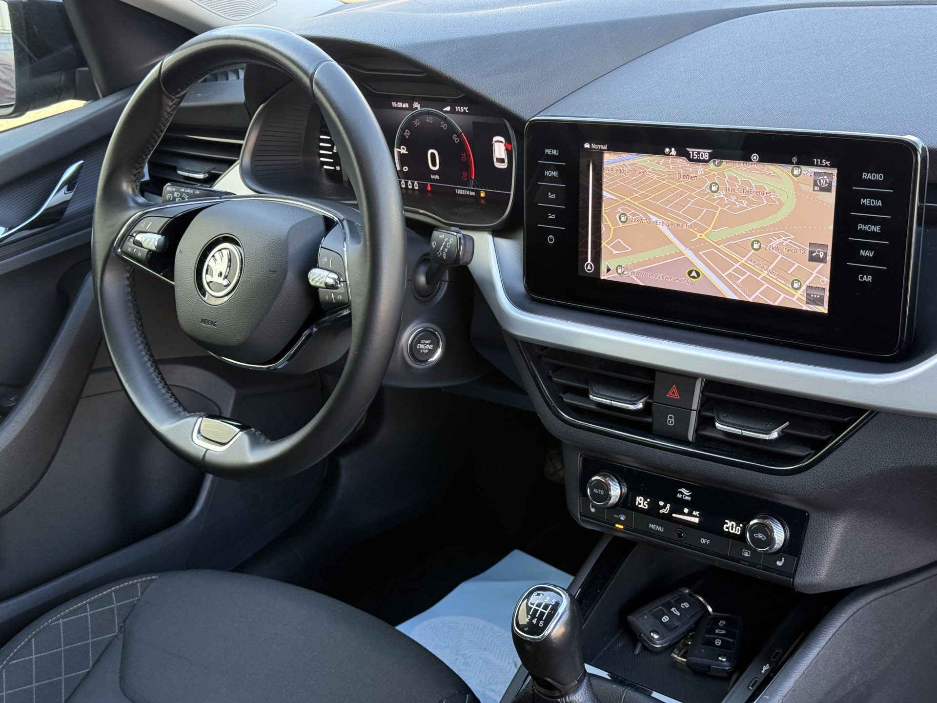 Škoda Scala 1.0 TSI Ambition 2022  38