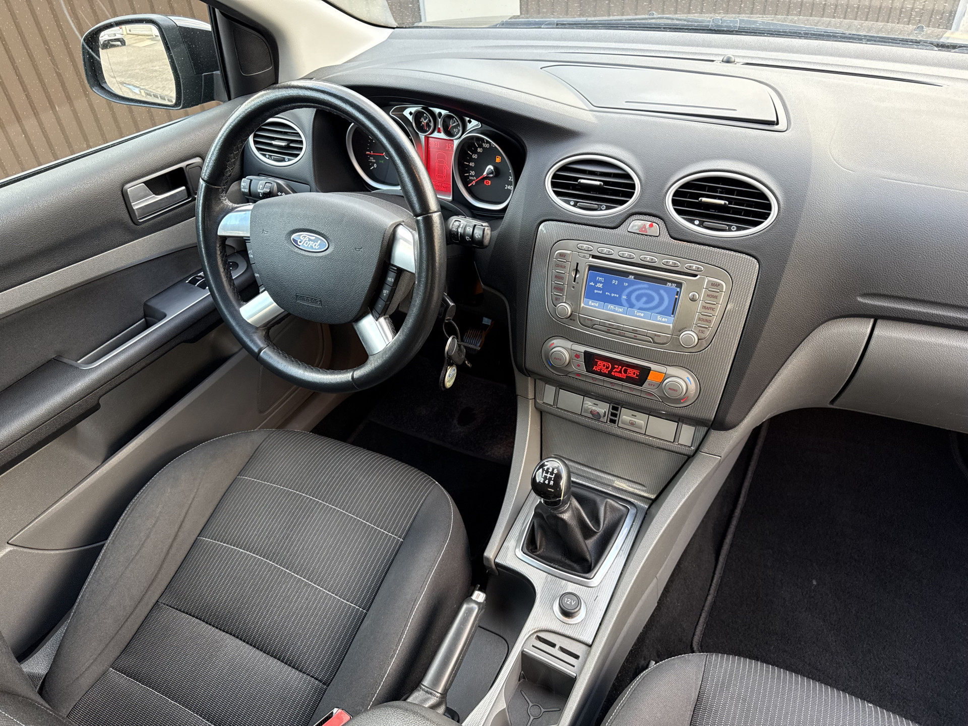 Ford Focus 1.6 Titanium 2008  11