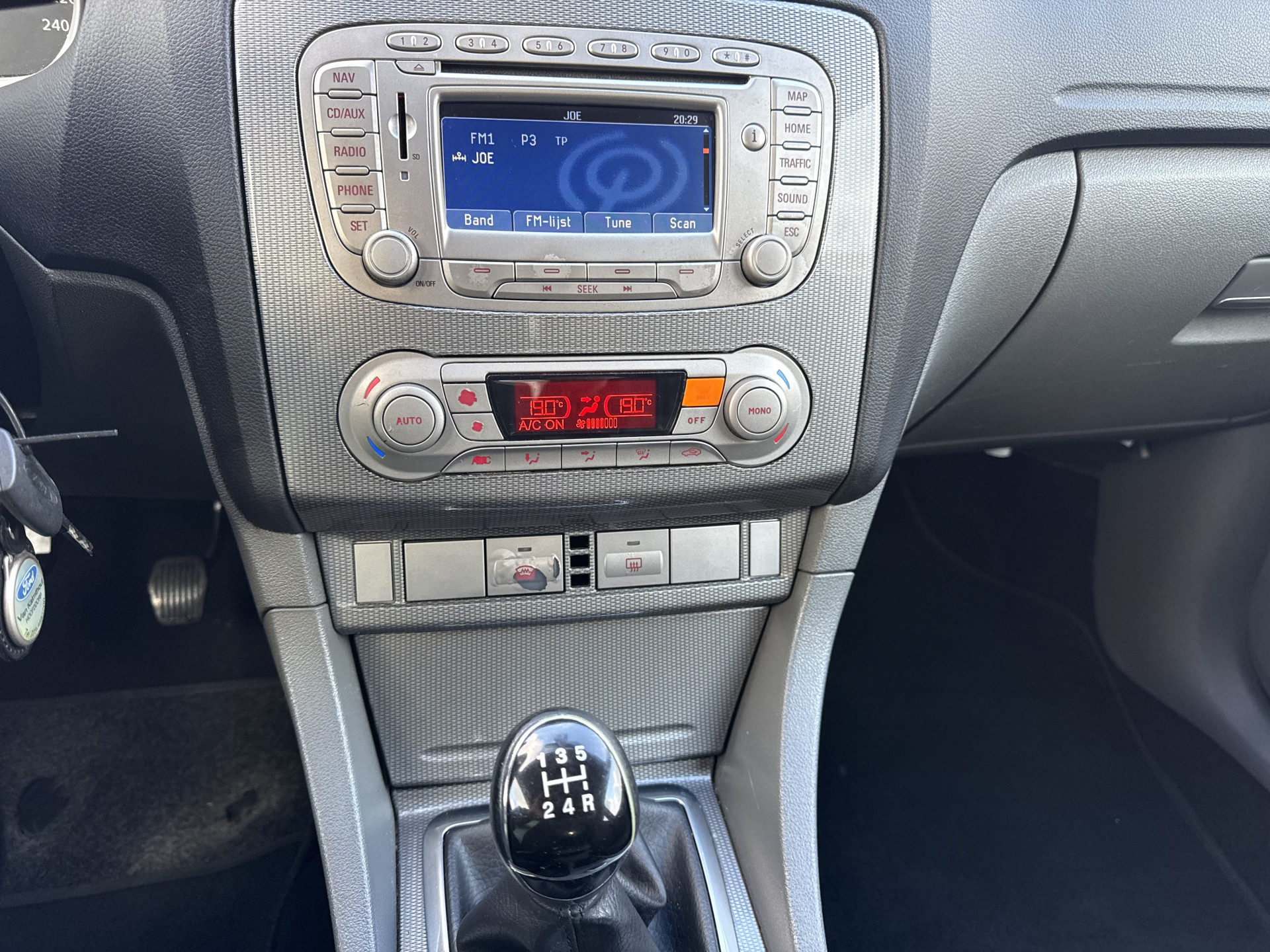 Ford Focus 1.6 Titanium 2008  12