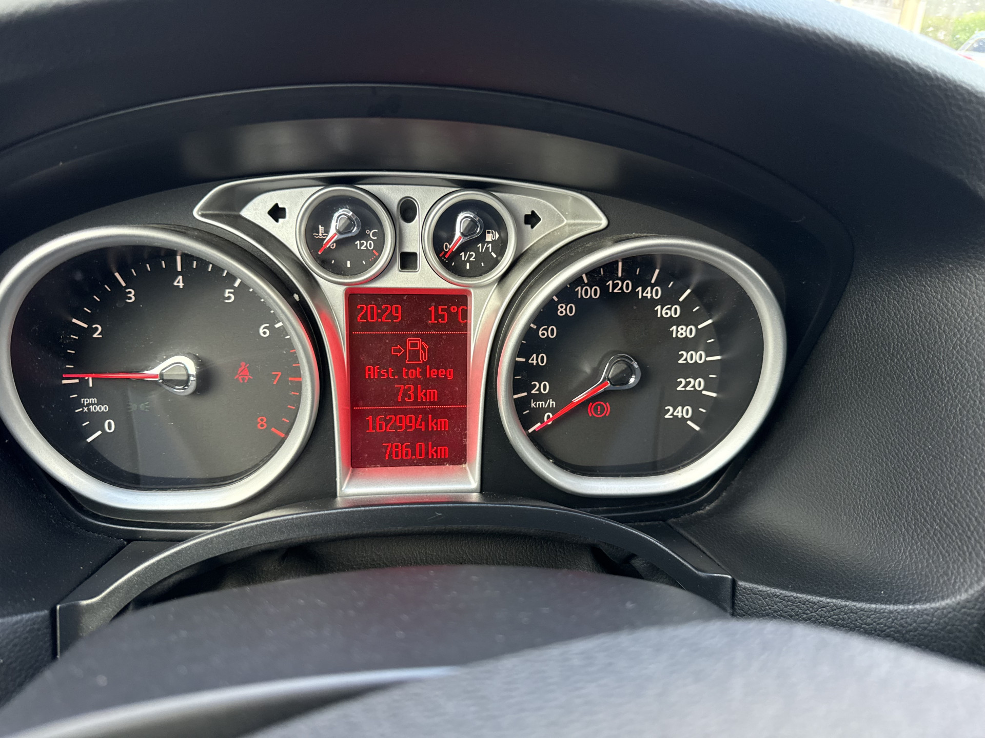 Ford Focus 1.6 Titanium 2008  17