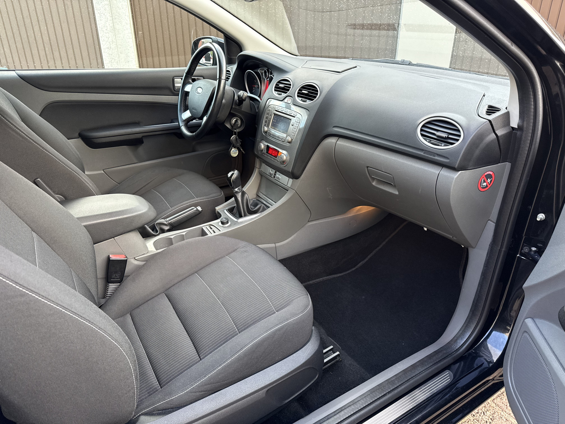 Ford Focus 1.6 Titanium 2008  24