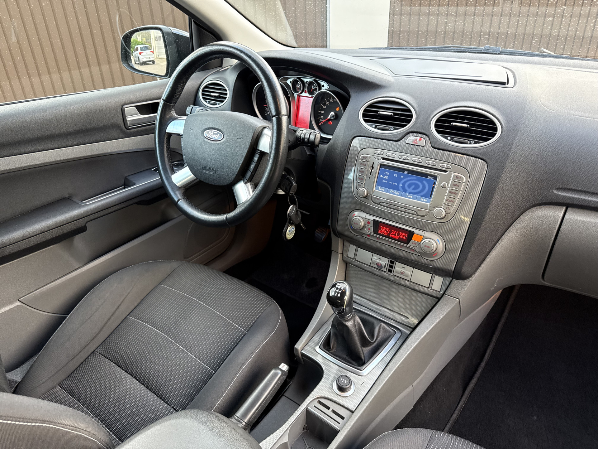 Ford Focus 1.6 Titanium 2008  27