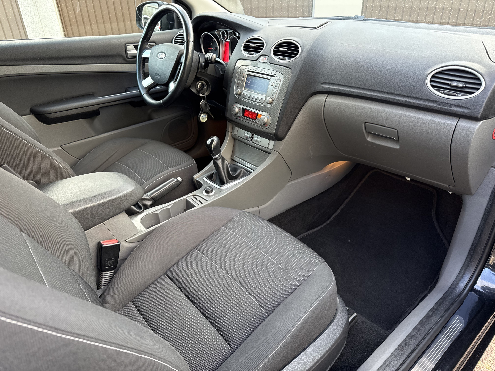 Ford Focus 1.6 Titanium 2008  8
