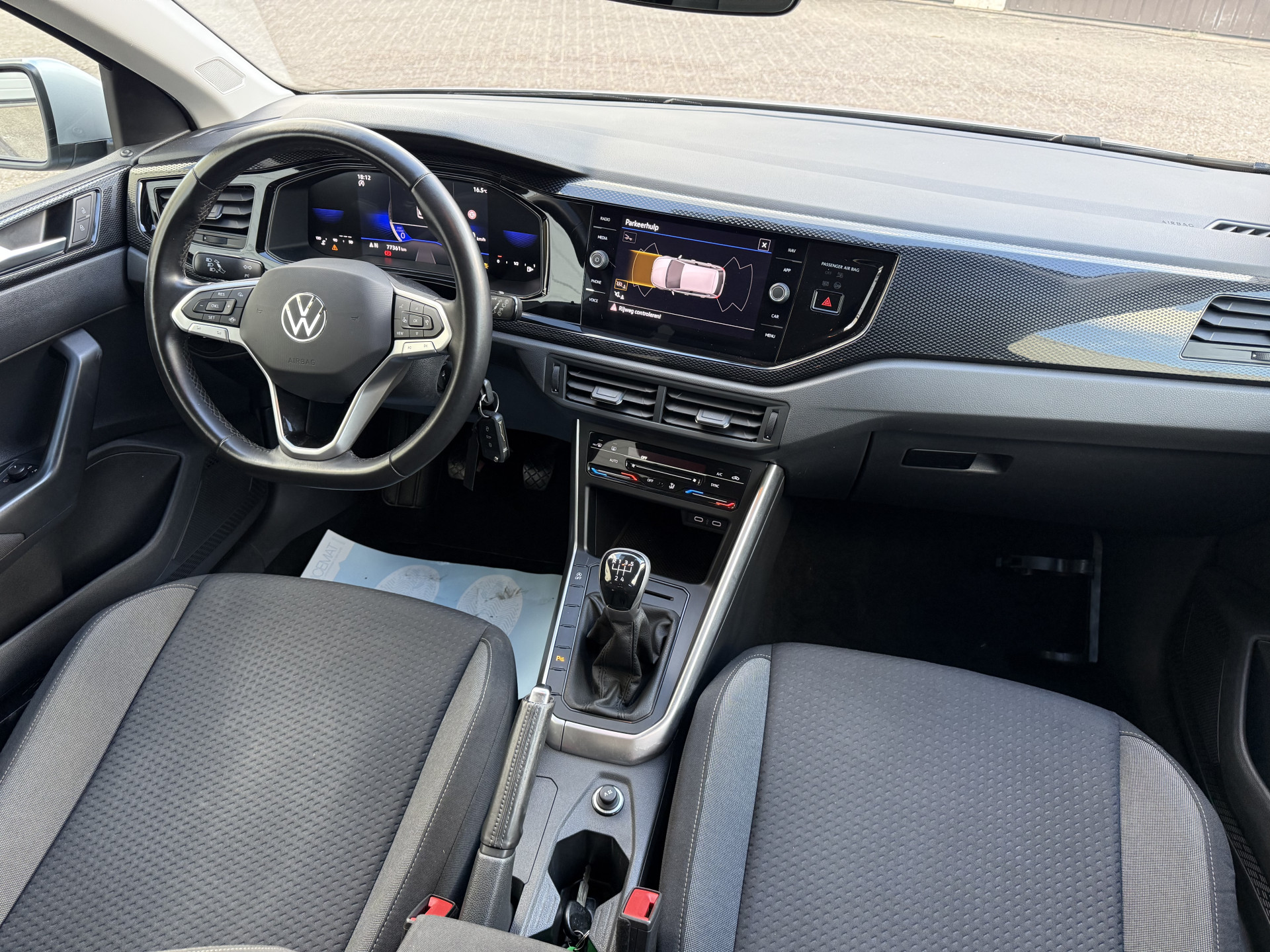 Volkswagen Polo 1.0 TSI Life Business 2023  10