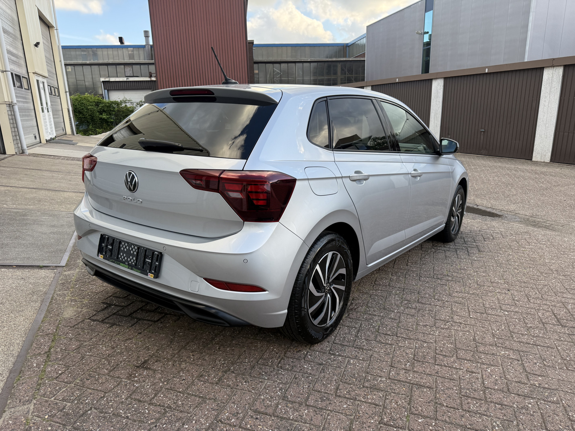 Volkswagen Polo 1.0 TSI Life Business 2023  23