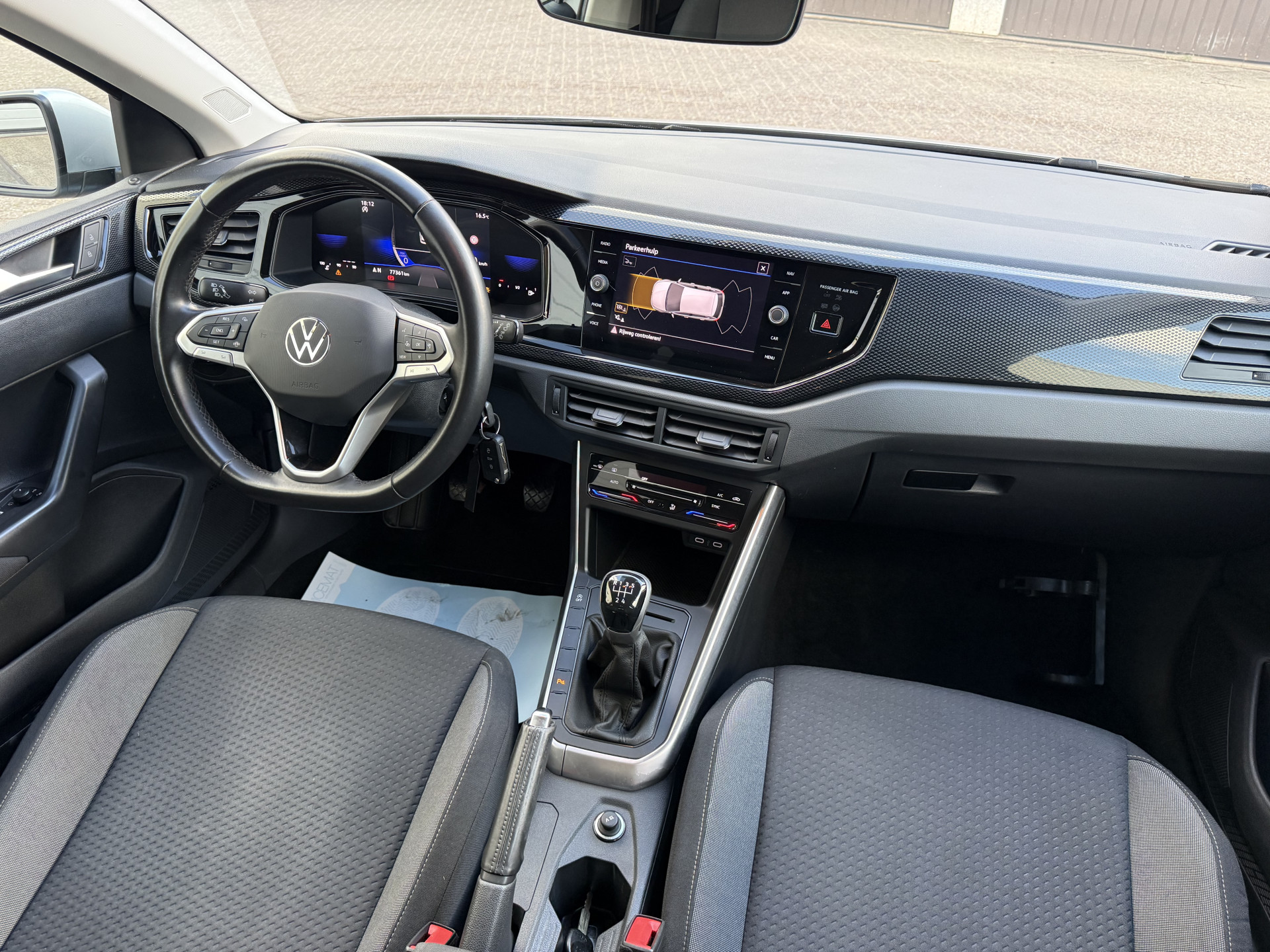 Volkswagen Polo 1.0 TSI Life Business 2023  3