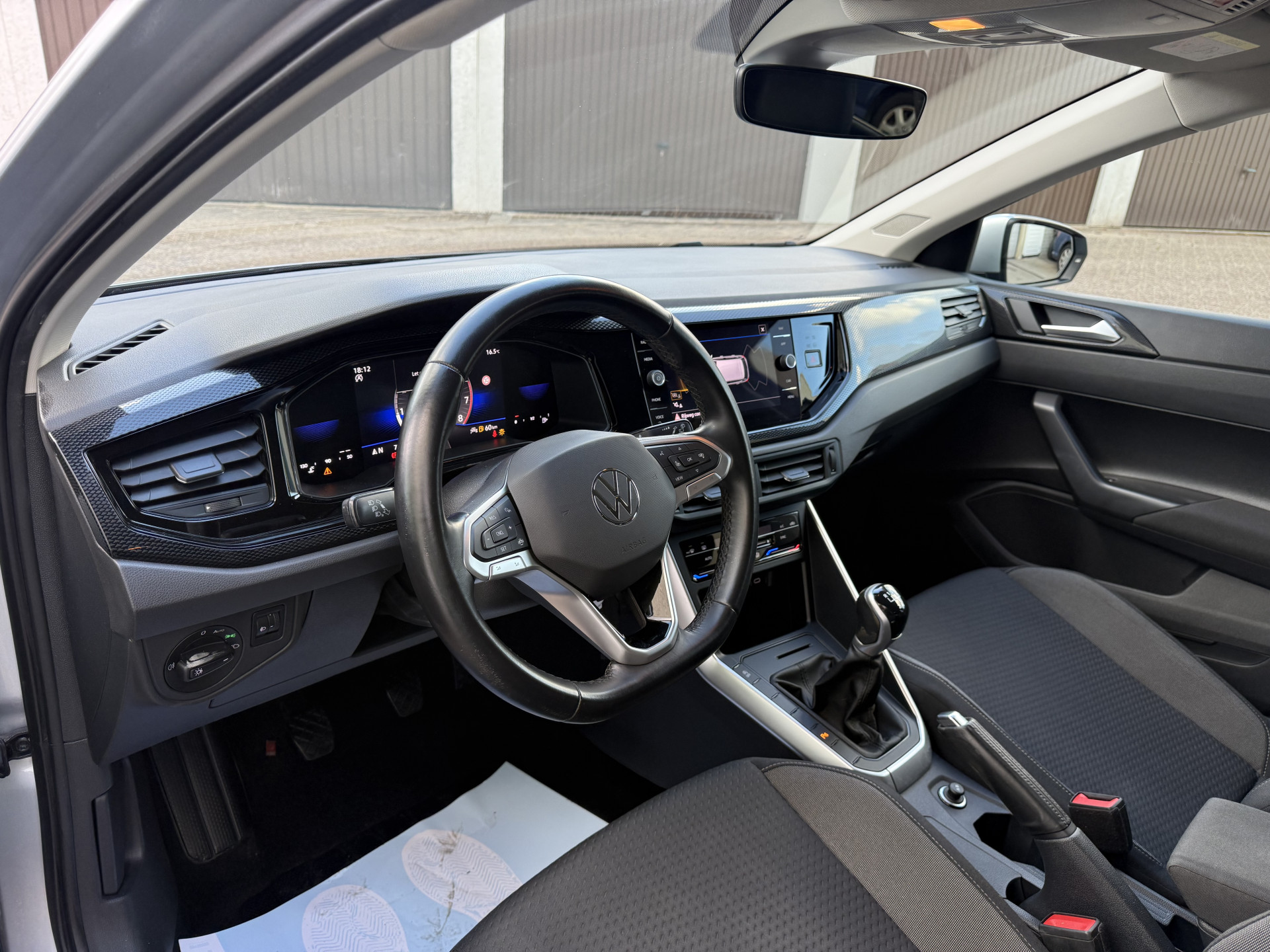 Volkswagen Polo 1.0 TSI Life Business 2023  6