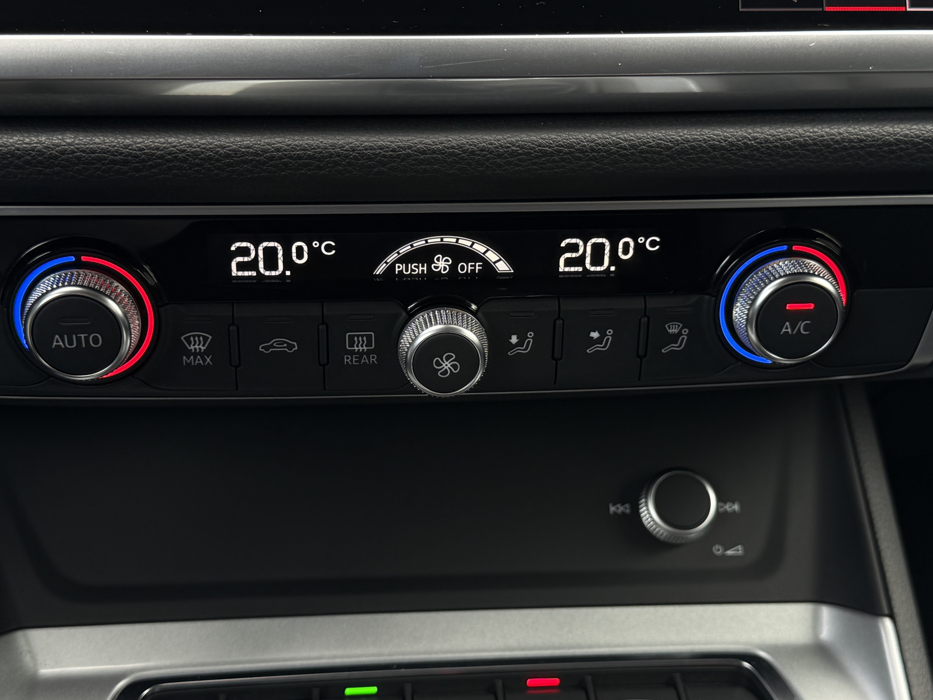 Audi Q3 45 TFSI e Advanced edition 2021  23
