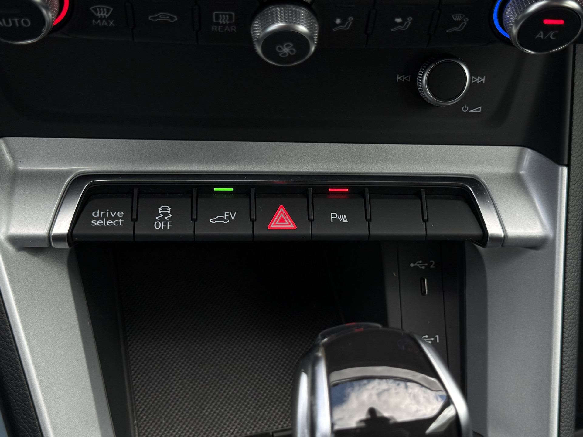 Audi Q3 45 TFSI e Advanced edition 2021  24