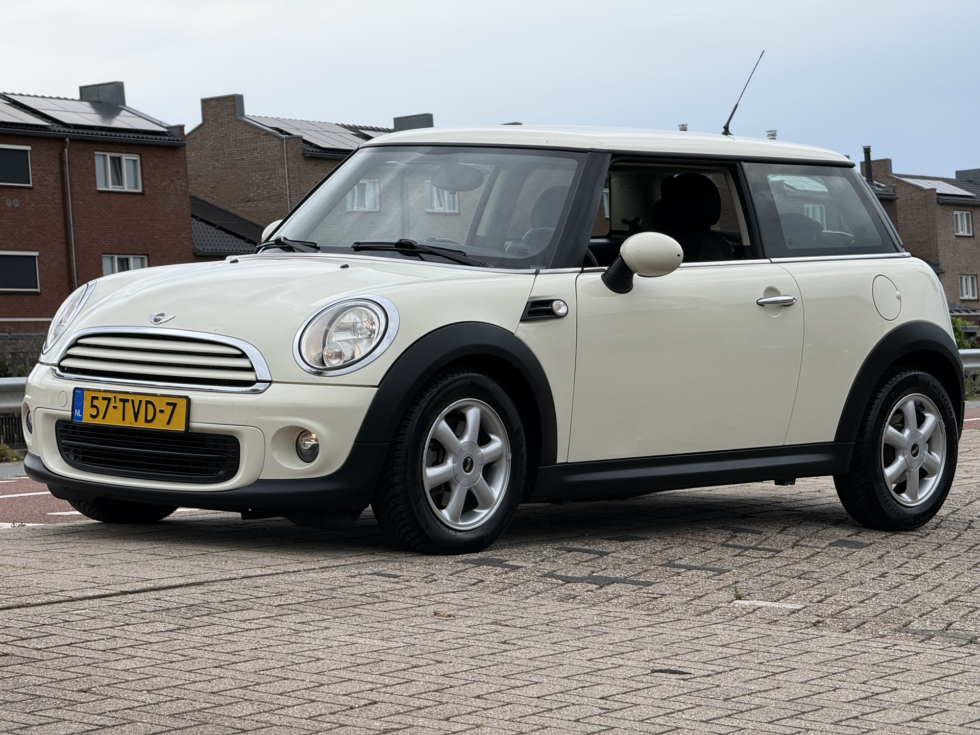 MINI 3-Deurs 1.6 One MINIMALIST Business Line 2012  14