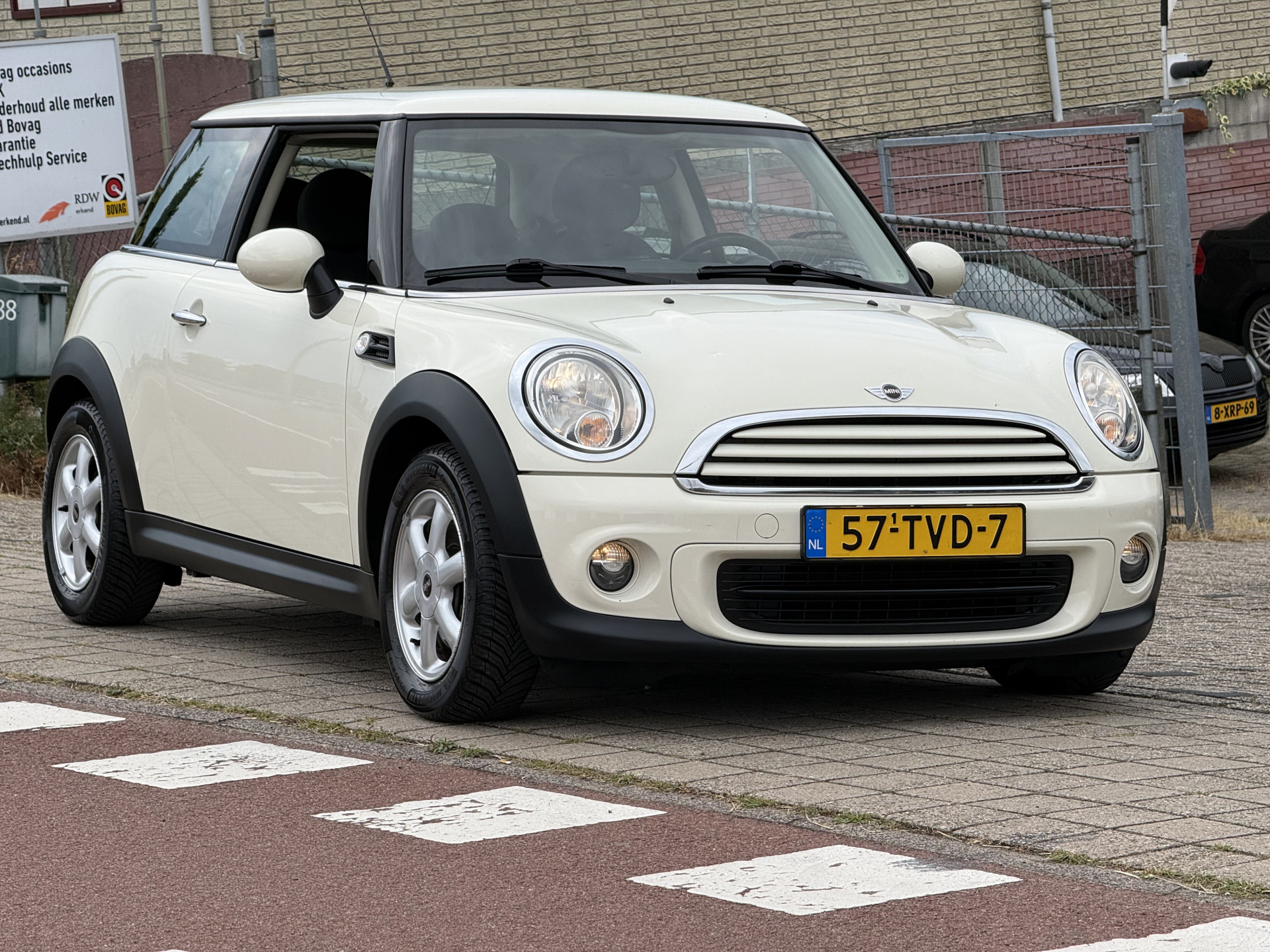 MINI 3-Deurs 1.6 One MINIMALIST Business Line 2012  18