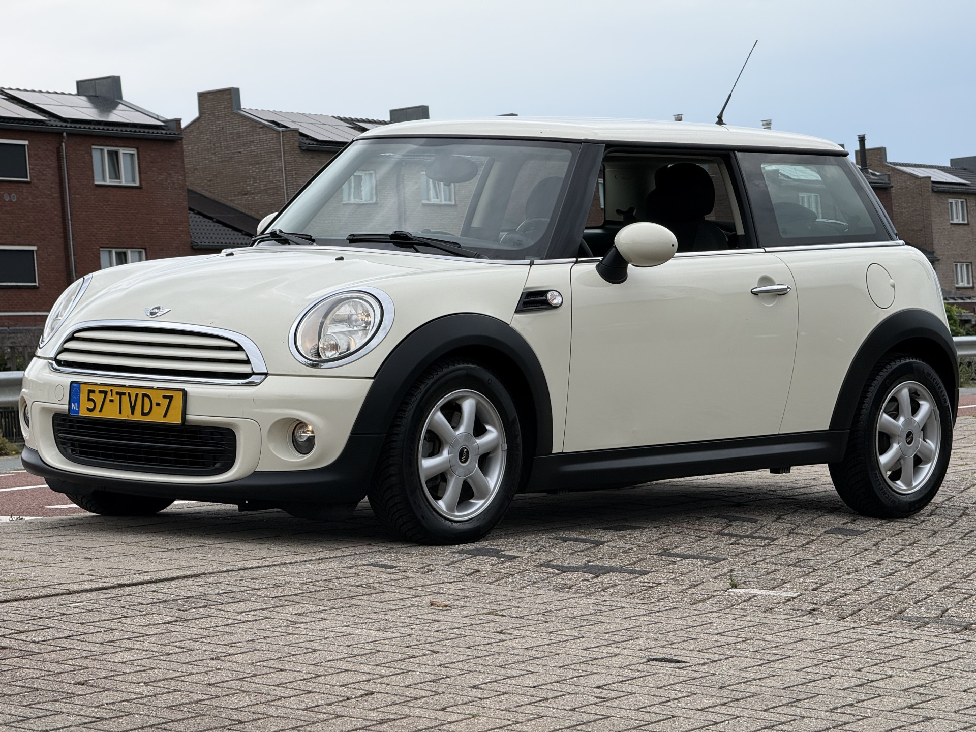 MINI 3-Deurs 1.6 One MINIMALIST Business Line 2012  29