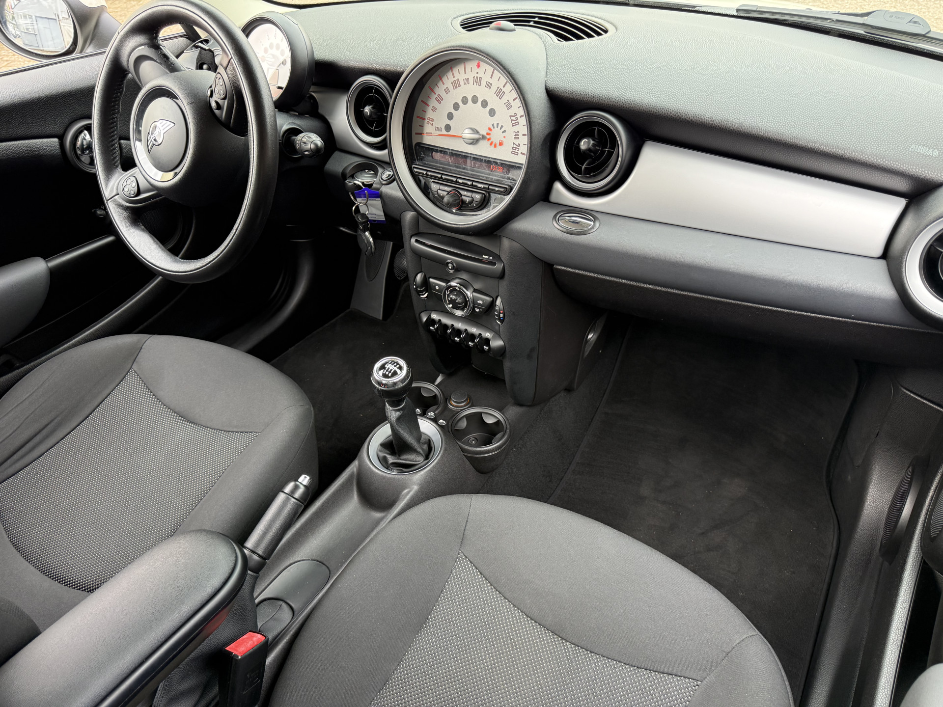 MINI 3-Deurs 1.6 One MINIMALIST Business Line 2012  32
