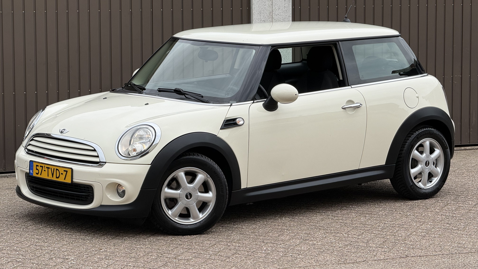 MINI 3-Deurs 1.6 One MINIMALIST Business Line 2012  33