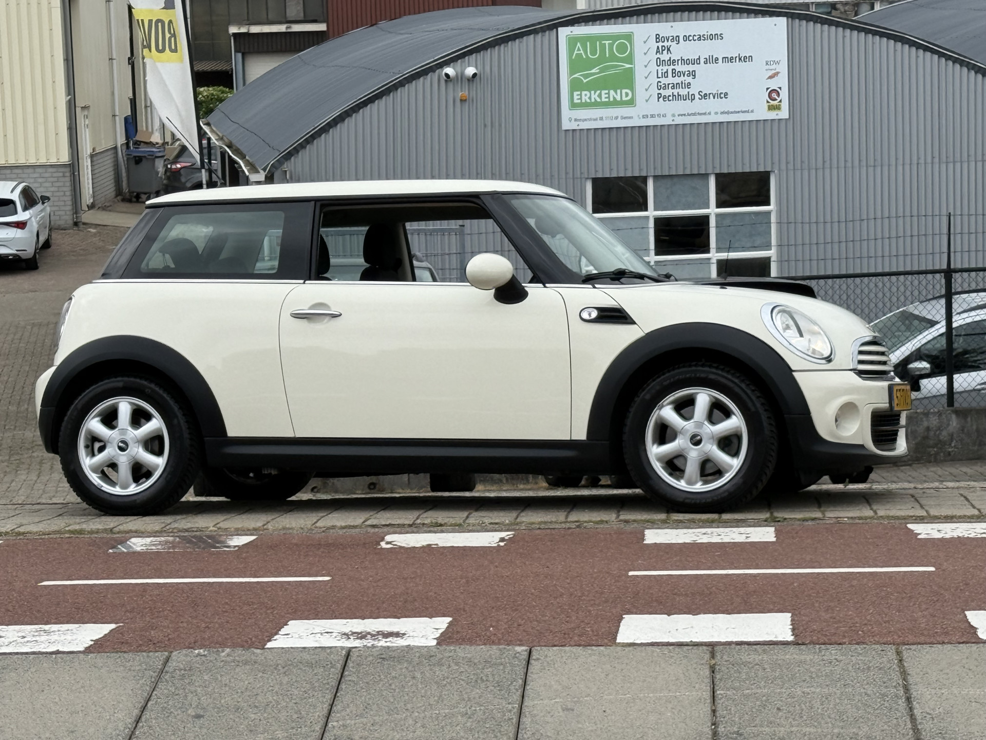 MINI 3-Deurs 1.6 One MINIMALIST Business Line 2012  7