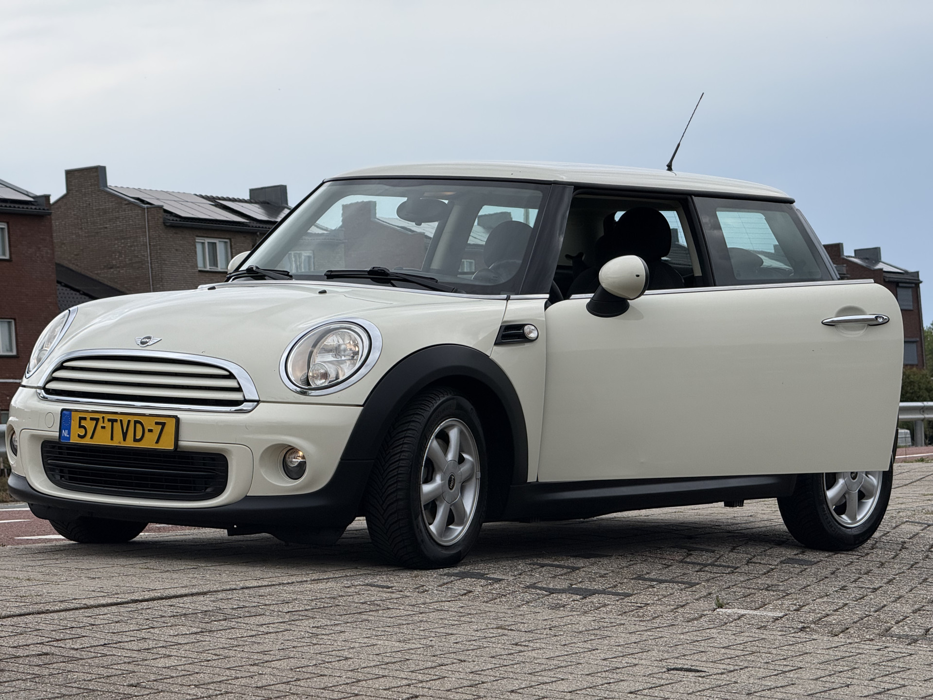 MINI 3-Deurs 1.6 One MINIMALIST Business Line 2012  8